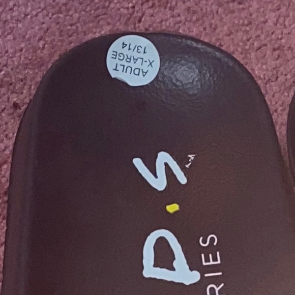 Friends slide ons and socks - Picture 3 of 4